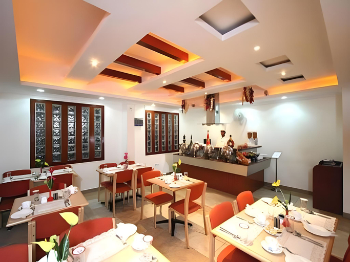 Food & Drinks 5, Hotel Grand President, Delhi