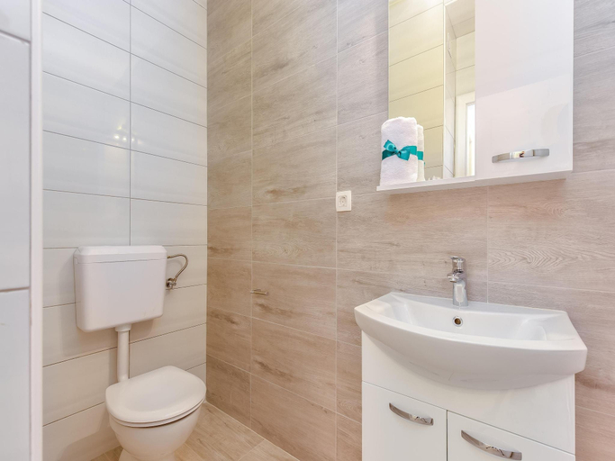 Bathroom 2, Peaceful Villa in Dramalj with bubble bath, Crikvenica