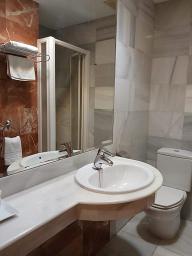 Bathroom 2, Hostal Los Infantes, Soria