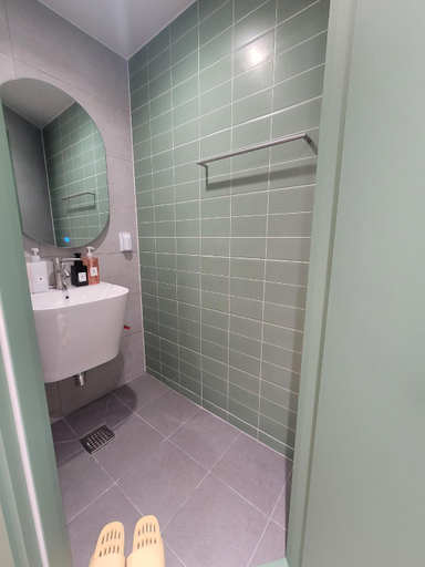 Bathroom 4, The Road Minihotel, Yeongdeungpo