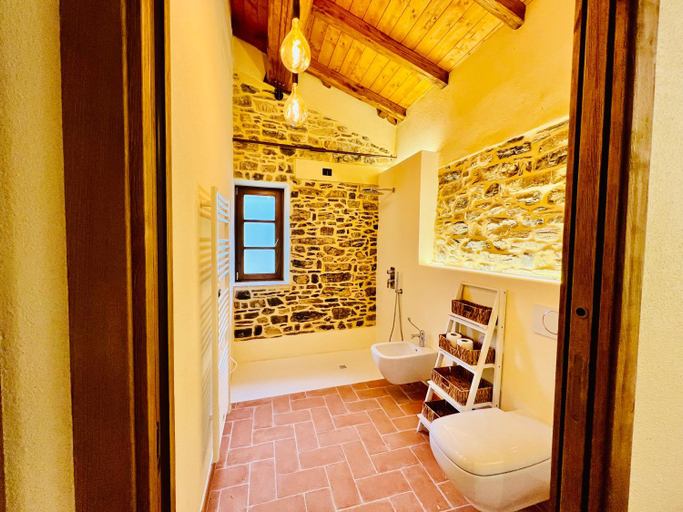 Bathroom 4, Agriturismo Montagna Verde Apella, Massa Carrara