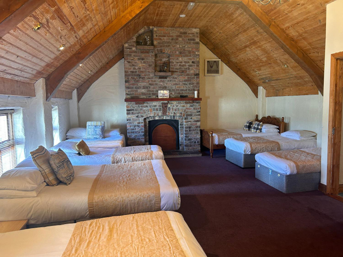 Bedroom 2, John Longs