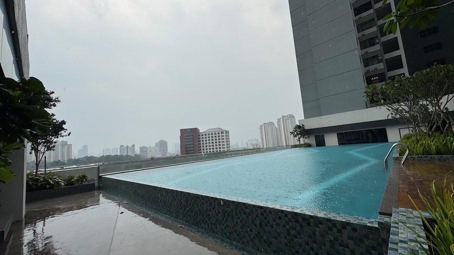 Swimming pool [outdoor] 2, Elegant 3-Bedroom Fully Air-Con @ Vista Sentul, Kuala Lumpur