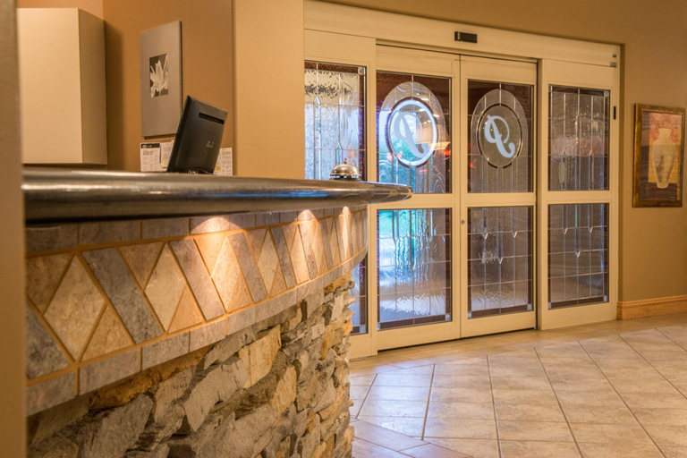 Public Area 3, Hilltop Inn, Columbia-Shuswap
