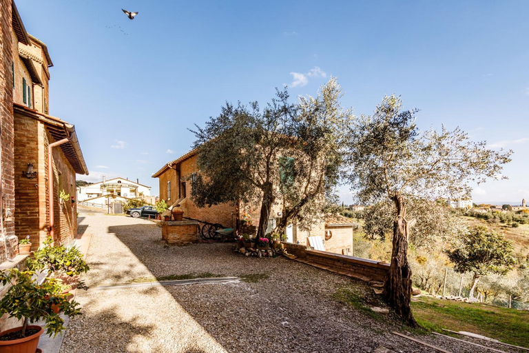 Others 2, Porta Romana Elegant Apartments with Private Parking!, Siena