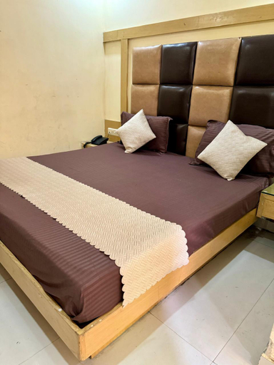 Bedroom 2, Hotel Bramhaputra I Near New Delhi Railway Station, Delhi