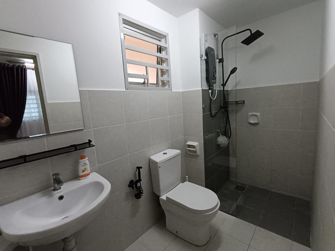 Bathroom 5, Alanis Suite KLIA By Cotton Cloud, Sepang