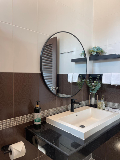 Bathroom 4, Romlaphass Boutique hotel, Muang Kalasin