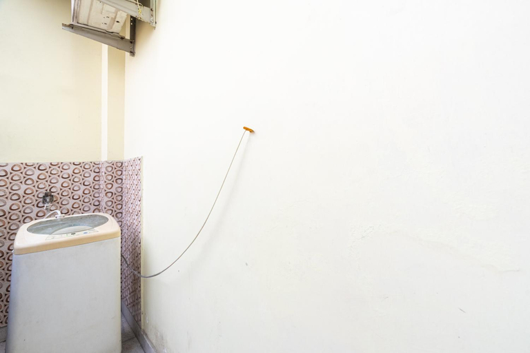 Bathroom 4, Homlee-Vintage 2BHK Apt with Fort/Park View, Delhi