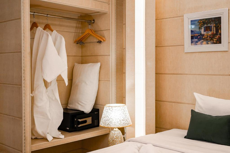 Bedroom 4, Golden Empire Suvarnabhumi Hotel, Bang Phli