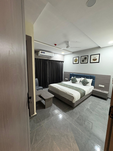 Room 2, Hotel R Town, Vadodara