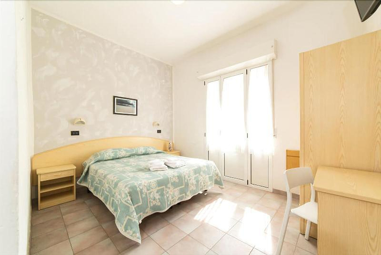 Bedroom 3, Hotel Enna Rimini, Rimini