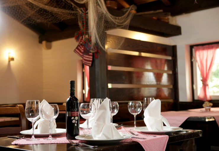 Food & Drinks 3, Camping Paklenica, Starigrad