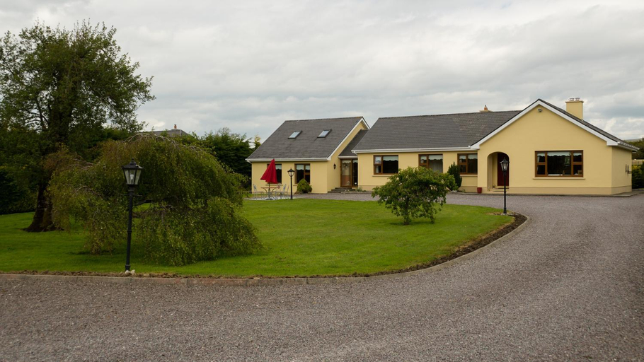 Others 4, Cois Li Accommodation