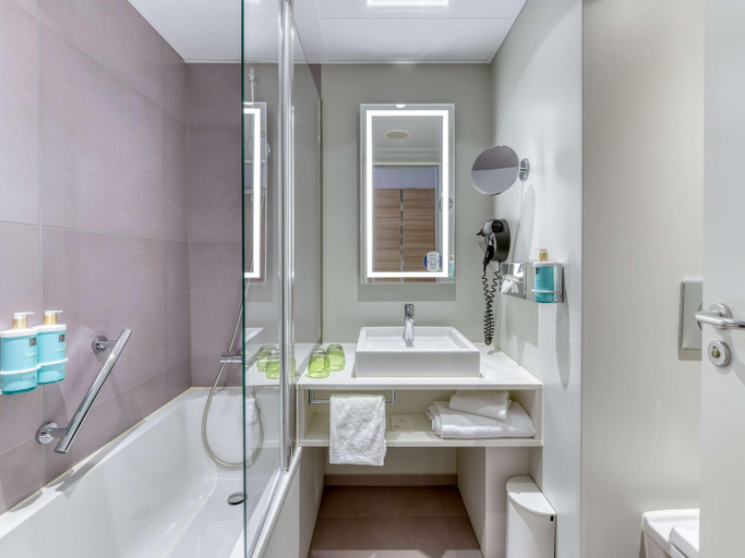 Bathroom 5, Novotel Koeln City, Köln