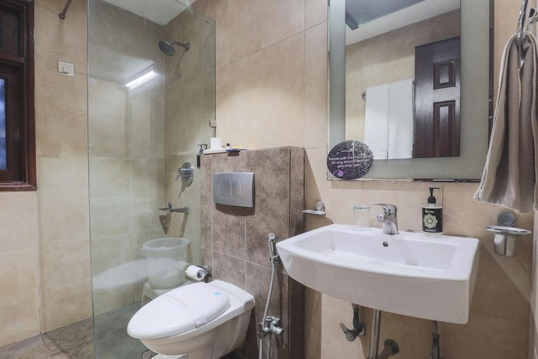Bathroom 3, Cosy Grand, Chanakyapuri by The Cosy Hotels, Delhi