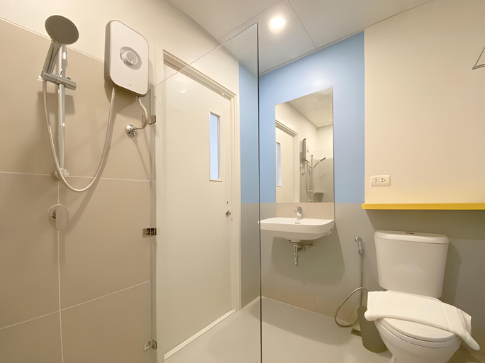 Bathroom 3, HOP INN Si Racha, Si Racha