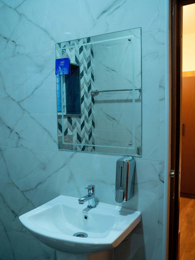 Bathroom 5, Aranya, Thanjavur