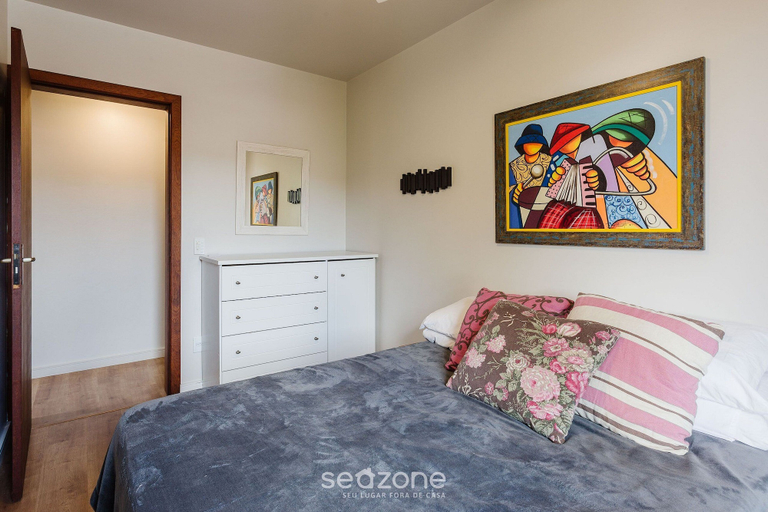 Room 4, Quiet Apartment 1 mi From Canasvieiras bea Fml202, Florianopolis