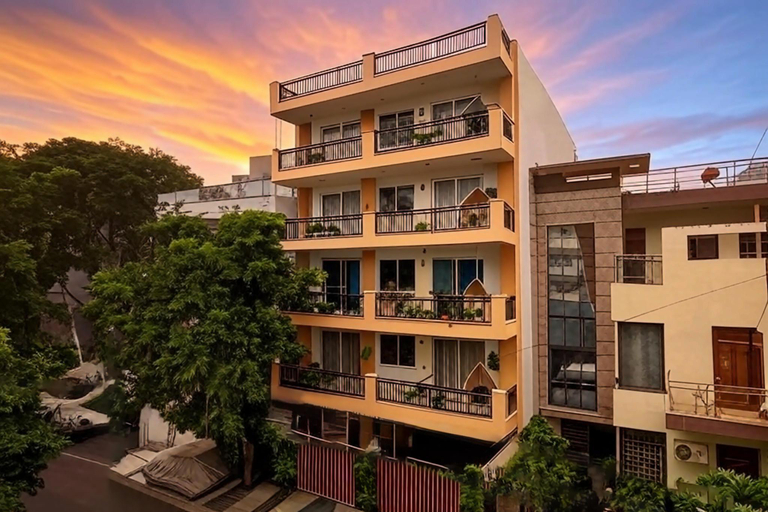 Exterior & Views