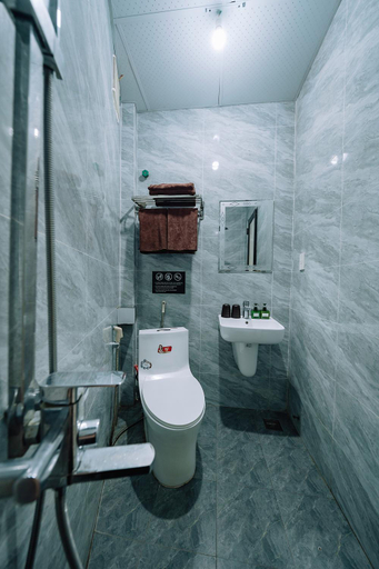 Bathroom 3, Napoli Hostel, Cát Hải