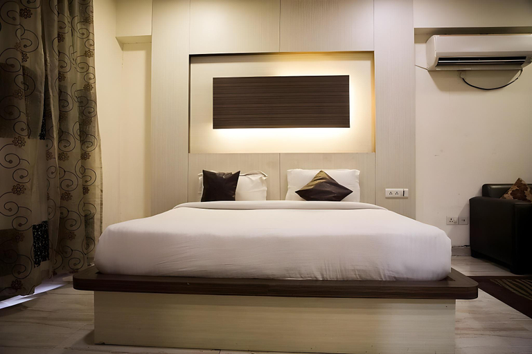 Bedroom 2, Hotel Haveli Palace, Gautam Buddha Nagar