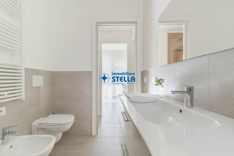 Bathroom 4, Cala Blu Residence con piscina-Centralissimo Lido di Jesolo, Venezia