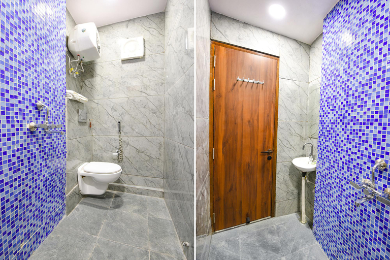 Bathroom, FabHotel Yash Residency - Nr. Yamuna Sports Complex, Delhi