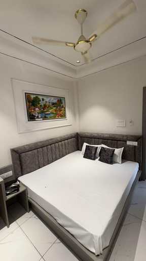 Room 4, Hotel Shivarth Palace, Ujjain