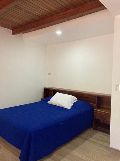 Bedroom 4, Hotel Los Heroes, Tilarán