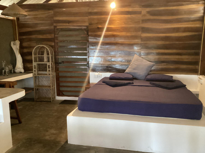 Bedroom, Upali Beach Surf Resort & Cafe, Pothuvil