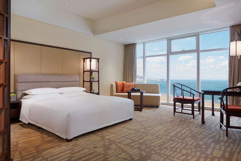Bedroom 3, Hyatt Regency Qingdao, Qingdao