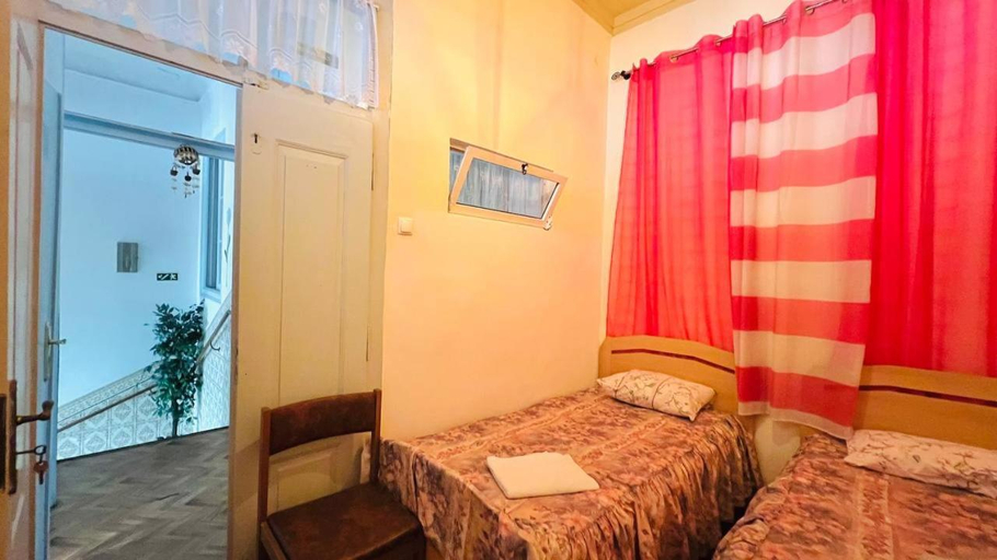Others 5, Ala do castelo hotel, Lagos