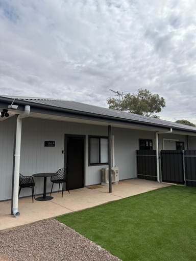 Exterior & Views 2, Coober Pedy Apartments, Coober Pedy