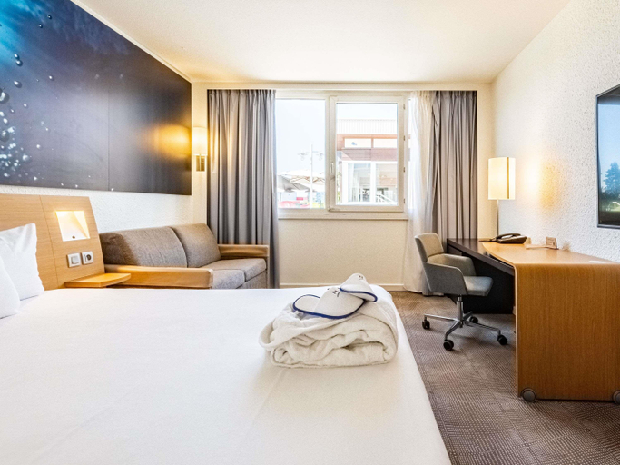 Bedroom 5, Novotel Dijon Sud, Côte-d'Or