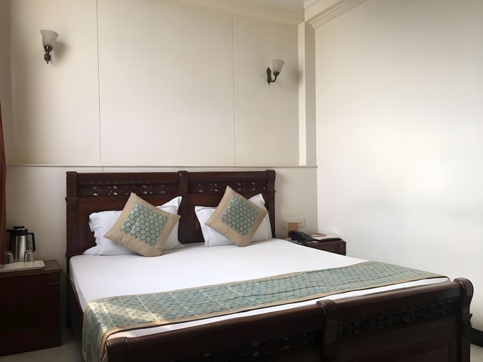 Bedroom 3, Ajanta Hotel, Delhi