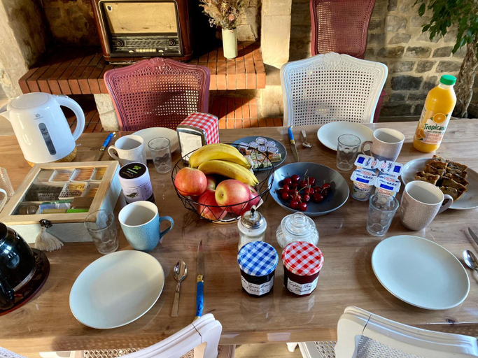 Food & Drinks 4, Chambre de Ninon - Le Refuge des Parachutistes - en bordure du marais, Manche