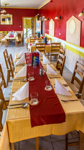 Food & Drinks 4, La Curia Panzio, Győr