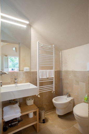 Others 2, B&B Donna Olga, Bari