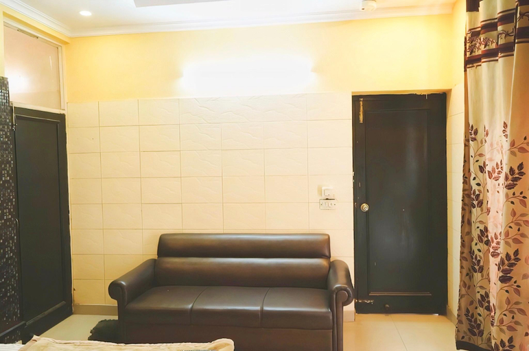 Public Area 3, Hotel Satwa 29, Delhi