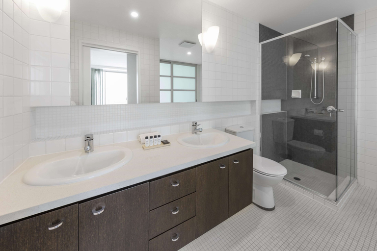 Bathroom 4, Oaks Embassy Adelaide Suites, Adelaide