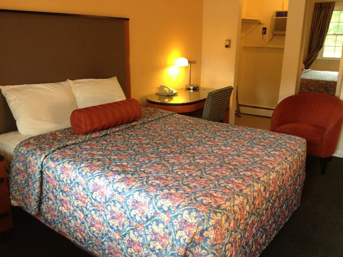 Bedroom 2, Sentinel Motel, Delaware