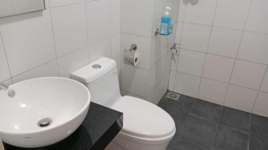 Bathroom 5, Chambers Residence by Elegant Oasis, Kuala Lumpur