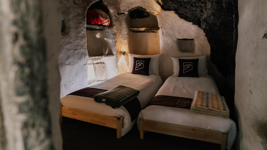 Bedroom 2, The Suwgra Heritage Inn, Izki