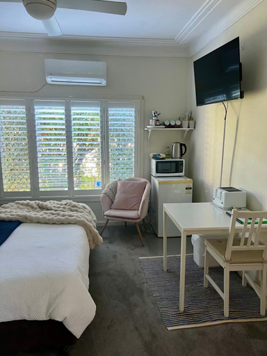 Bedroom 2, Monterey Guest Studio near Hospitals, Beach and Airport, Sydney