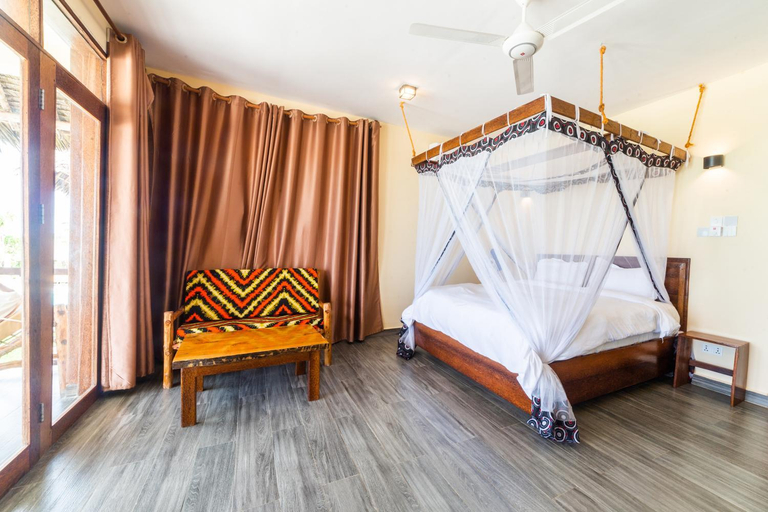 Bedroom 2, Mahi Mahi Beach Hotel, Kusini
