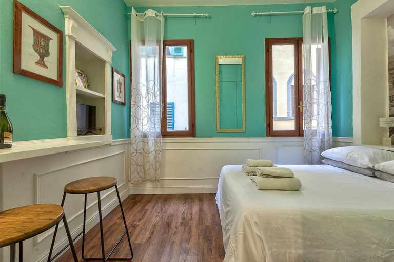 3, Santo Spirito Suite, Florence