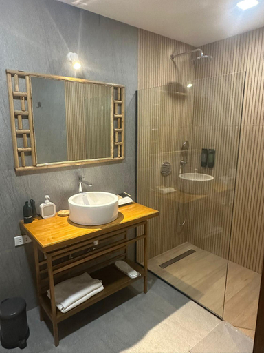 Bathroom 5, Anitsa Resort, El Nido