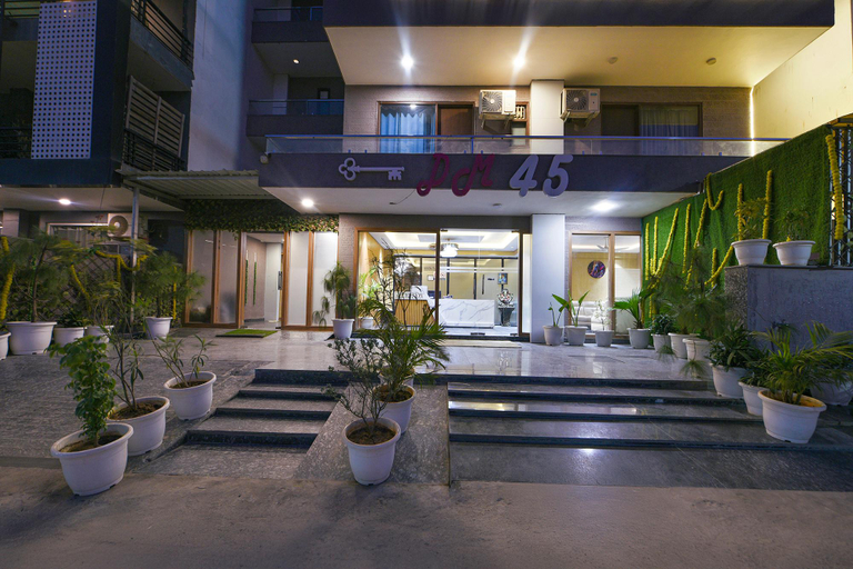 Others 2, FabHotel DM 45 – Nr Millenium city center Metro, Gurgaon