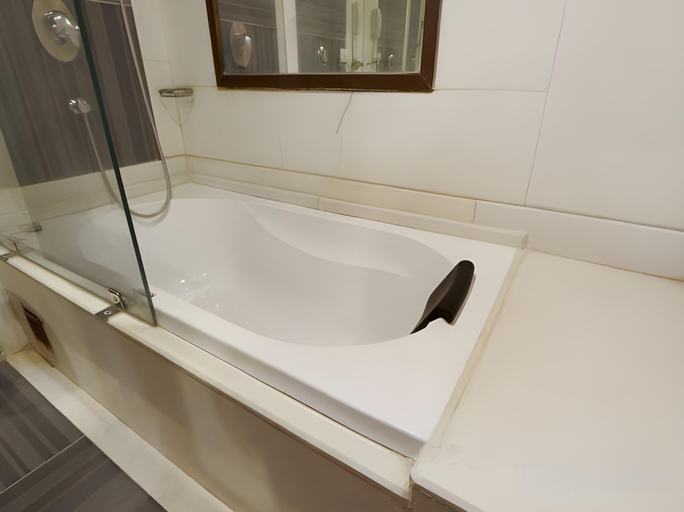 Bathroom 4, Aura Hotel, Delhi